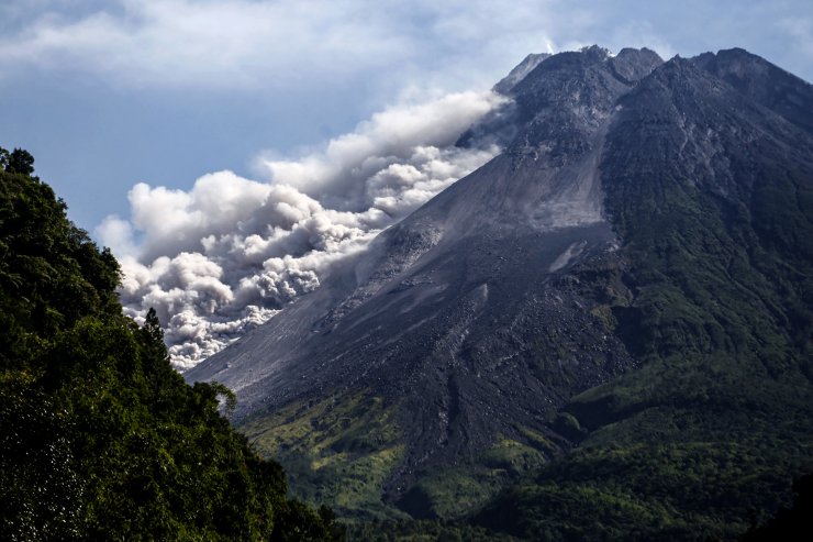 Endonezya’da Yanardağ Patlaması-ek Fotoğraflar