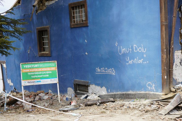 Depremin Vurduğu Malatya'da Duygulandıran Duvar Yazıları