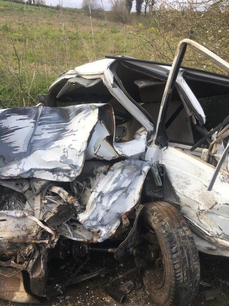 Sakarya'da 3 Otomobil Çarpıştı: 1 Ölü, 3 Yaralı