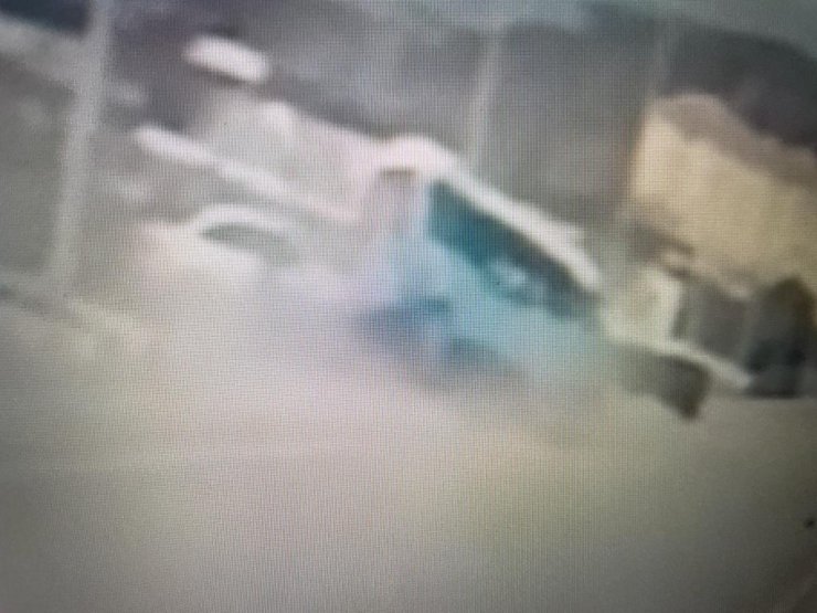 Edirne’de Otomobil, Yolcu Minibüsüne Çarptı: 5 Yaralı (2)