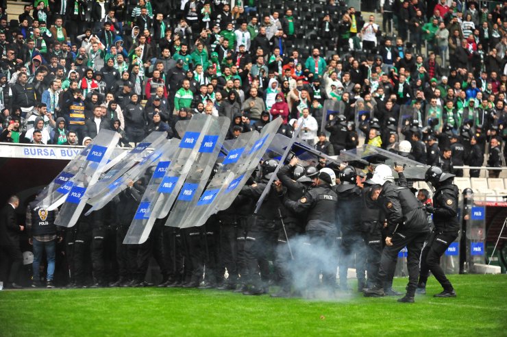 Tahkim Kurulu, Bursaspor'un Seyircisiz Oynama Cezasını 7 Maça Düşürdü