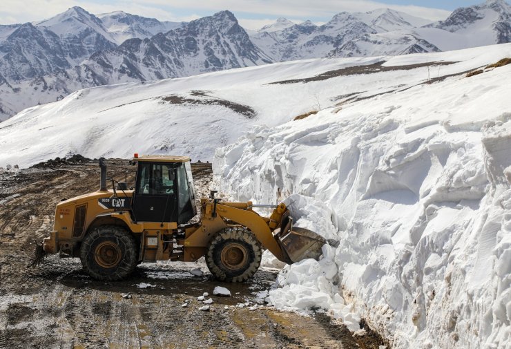 Van'da Kardan Kapalı Yollar, Tek Tek Açılıyor