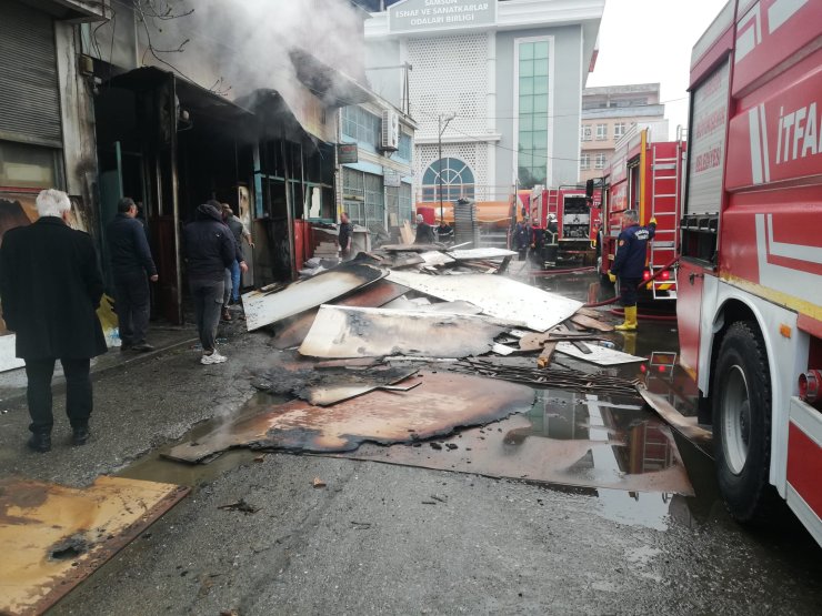 Samsun'da Mobilya İmalathanesinde Yangın